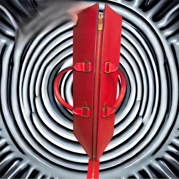 Louis Vuitton Red Epi Triangle Bag! - Picture 4 of 12